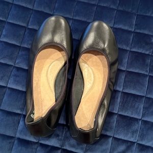 Hush Puppies women’s flats 8.5 Wide